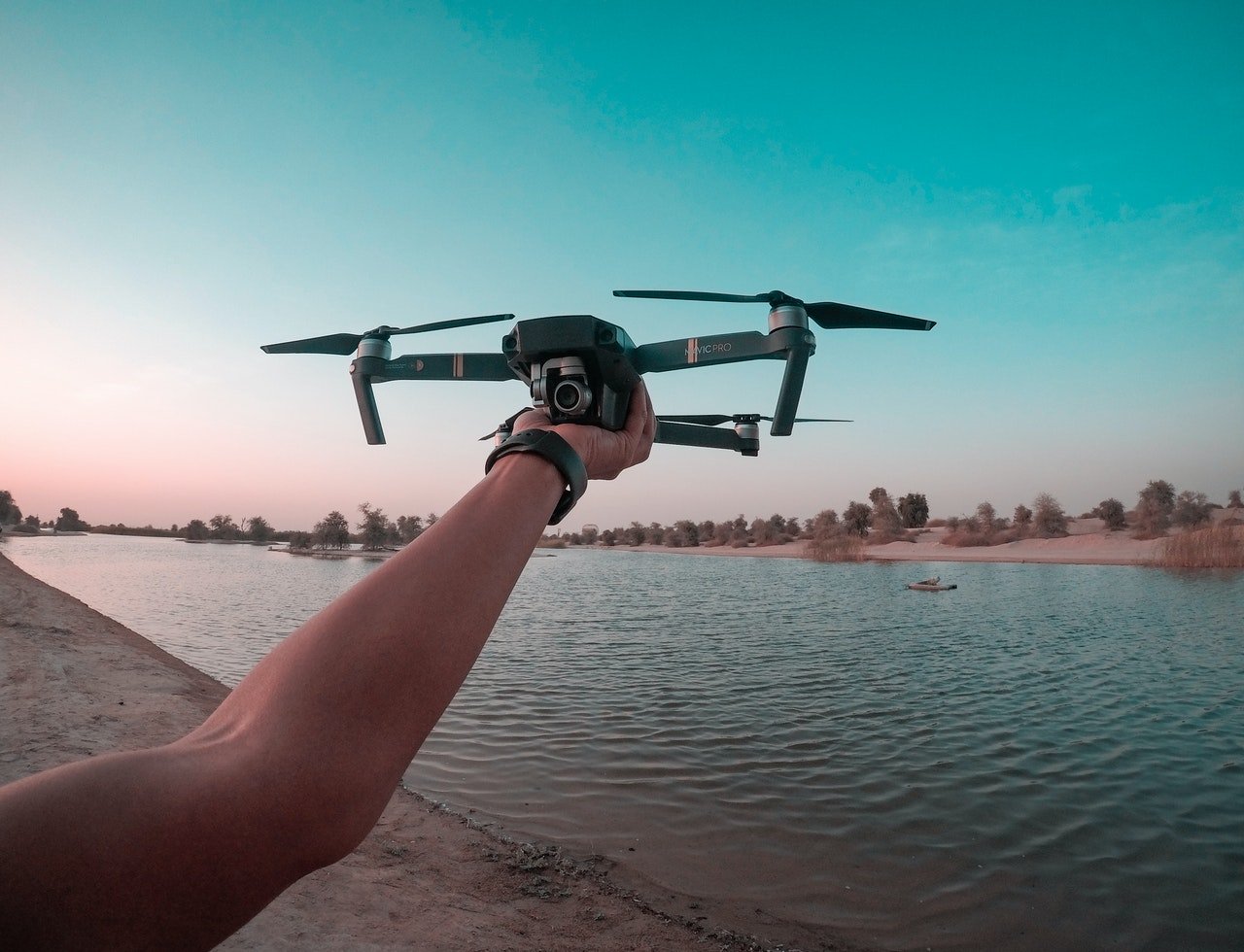 Como pilotar um drone: guia do iniciante